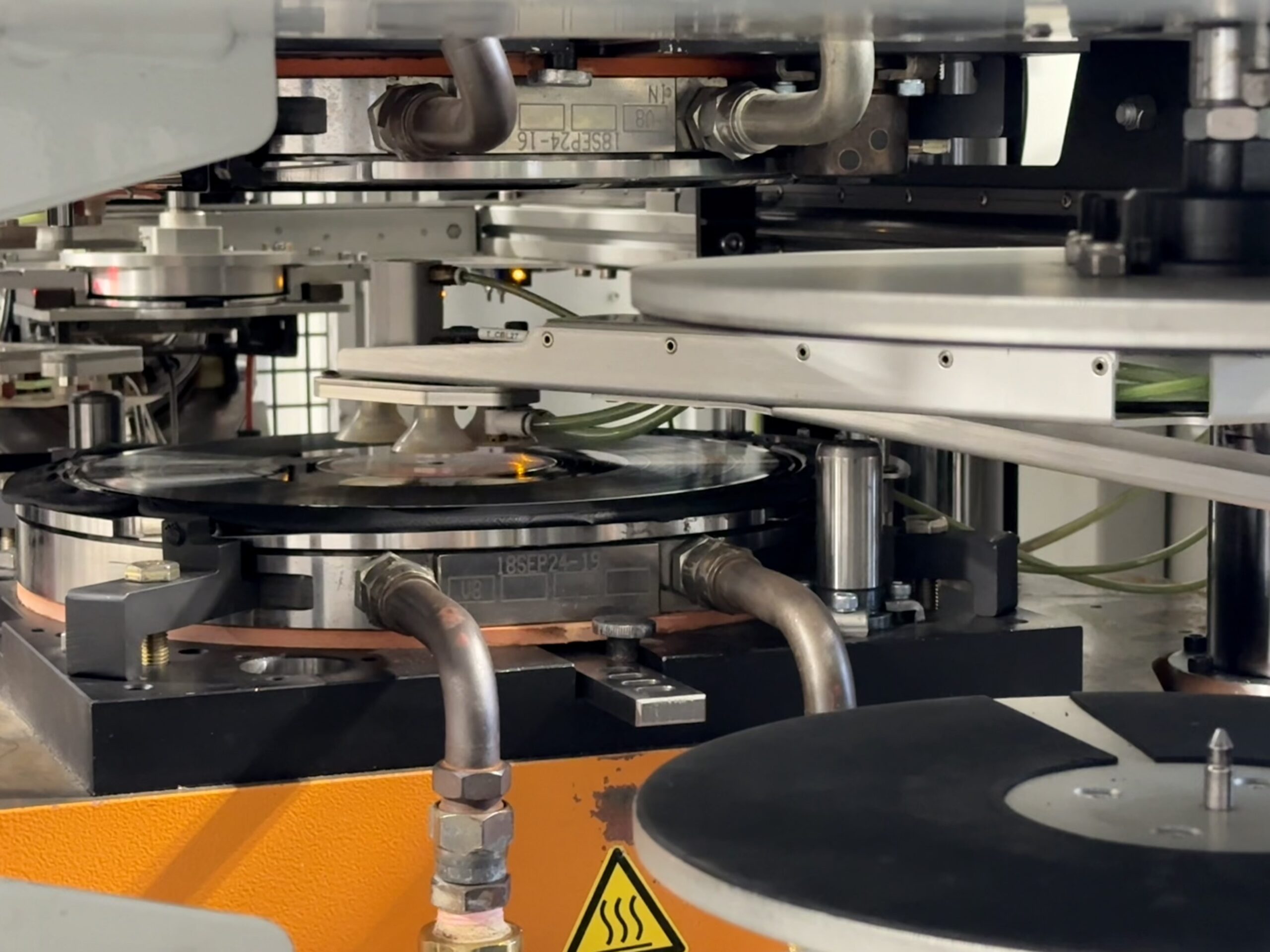 Le Vinylist | Usine de pressage de disques vinyle